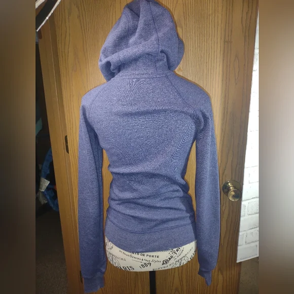 Xs women's North Face Hoodie - Picture 3 of 10